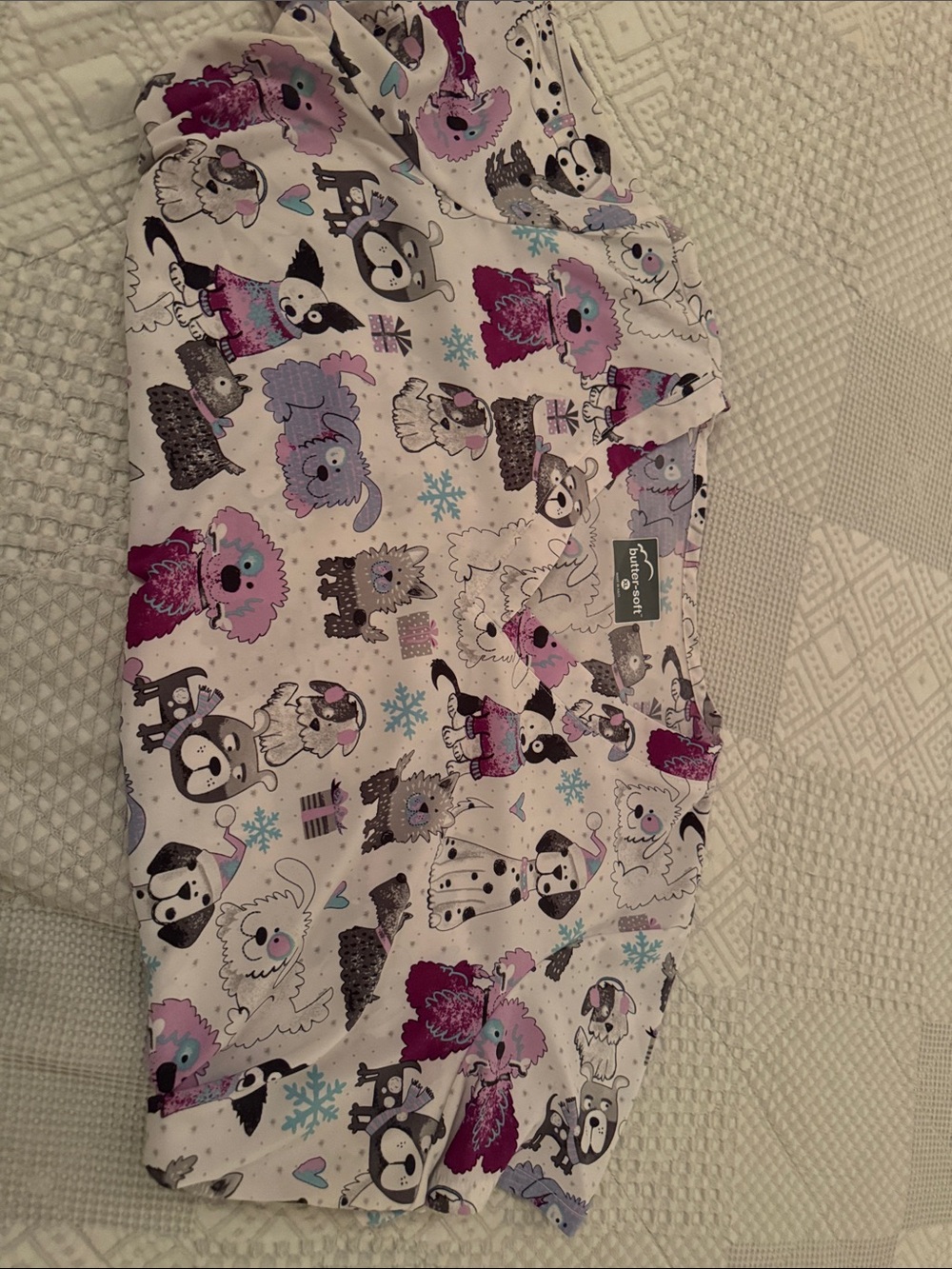 Women’s Butter Soft Scrub Top with Pink & Purple Winter Puppy Print, XL